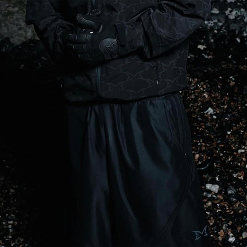 Mertra Tech Joggers Black Wearing Effect