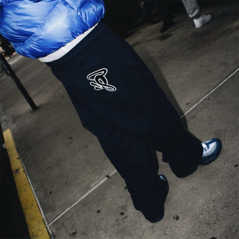 Syna World OG Jogger 2.0 Navy Wearing Effect