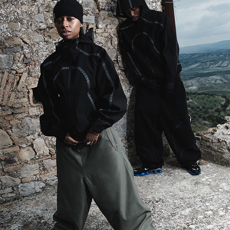 Mertra Tech Joggers Green Wearing Effect