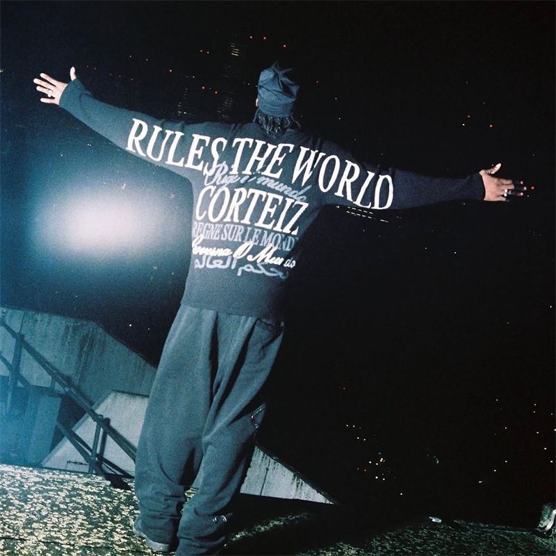 Corteiz Worldwide Waffle Thermal Black Wearing Effect