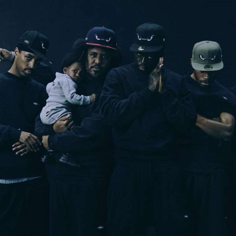 Corteiz Mini Island Crewneck Black Wearing Effect