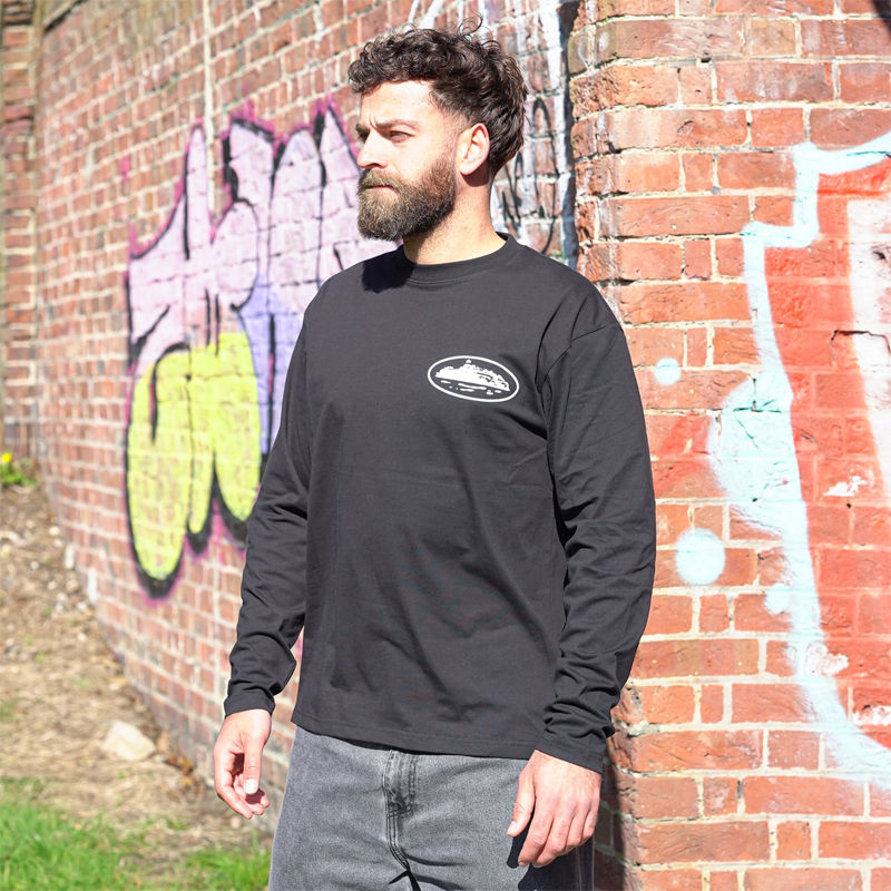 Corteiz OG Island Logo Long Sleeve Tee Black Wearing Effect