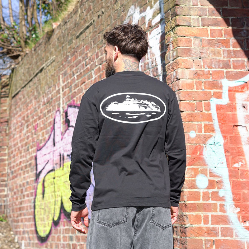 Corteiz OG Island Logo Long Sleeve Tee Black Wearing Effect