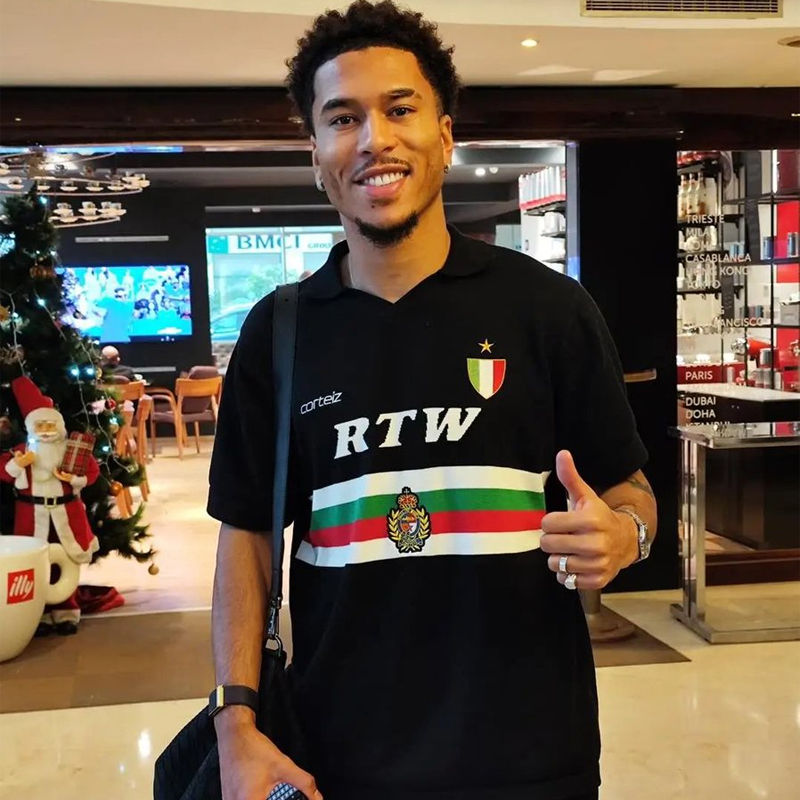 Corteiz Serie A Knit Jersey Black Wearing Effect