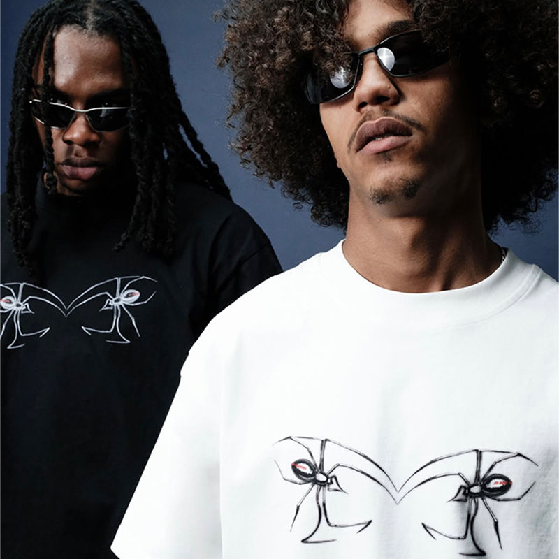 Mertra Spider Tee Black Wearing Effect