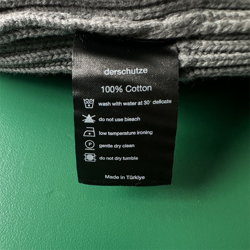 Derschutze Blossom Knit