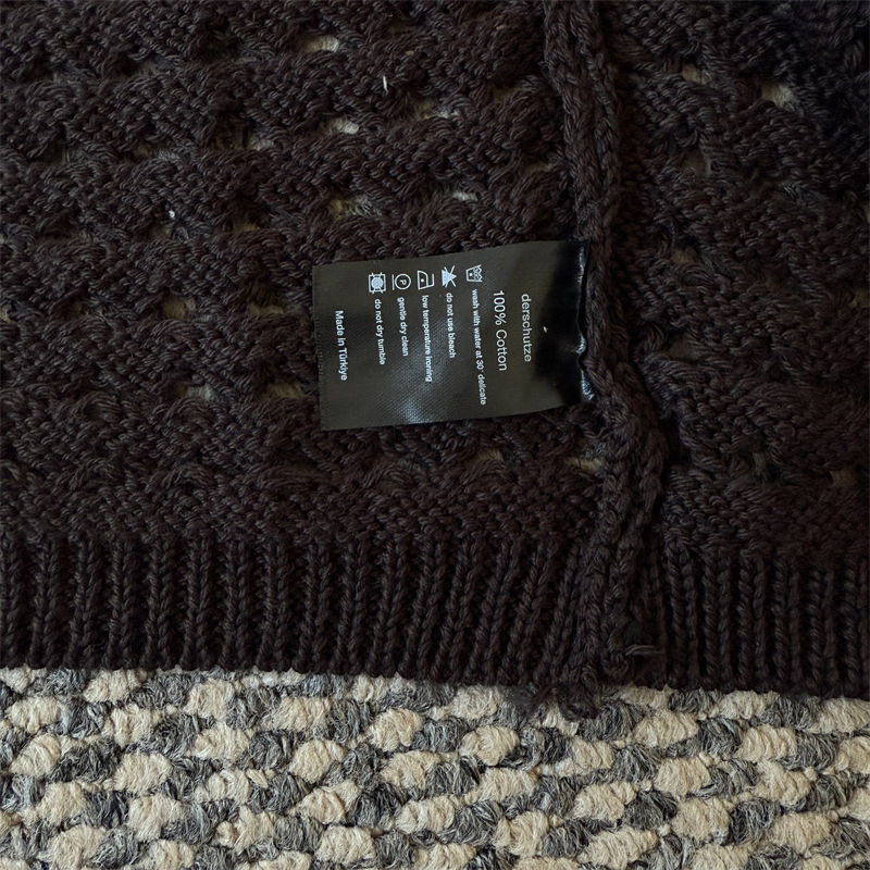 Derschutze Aziza Crochet Zip Up