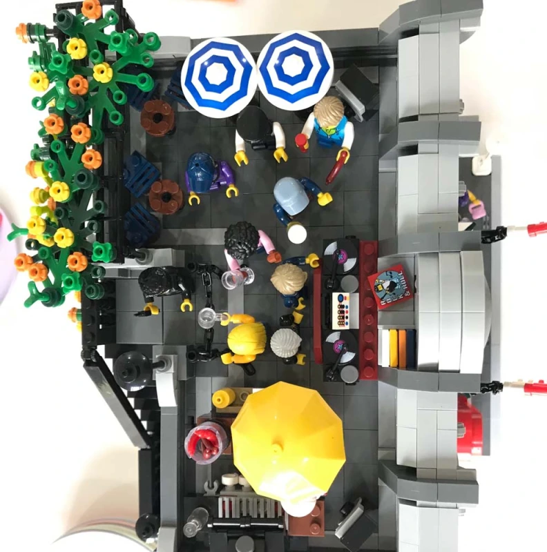 Creator Expert Street View Lion Pub 5910Pcs Moc Model Modular Building Blocks Bricks Toys 89107