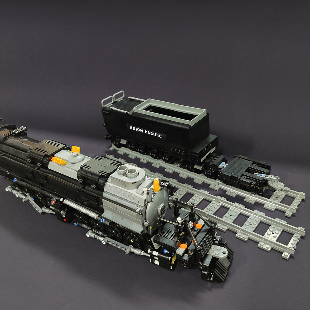 Jiestar Technic The Bigboy Steam Locomotive Train 1608Pcs Moc Model Modular Building Blocks Bricks Toys 59005
