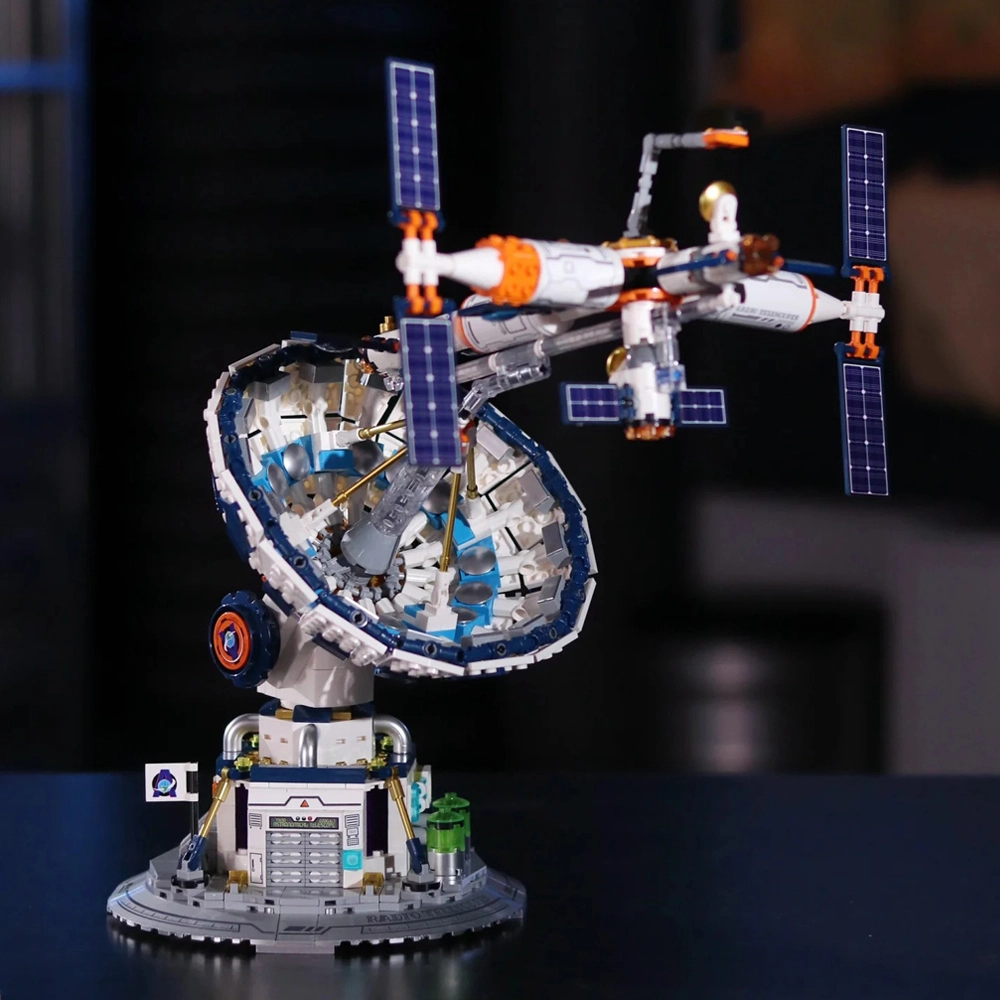 Space Radio Telescope Building Blocks - 1053 Piece Astronomy Model Kit For Adults & Teens