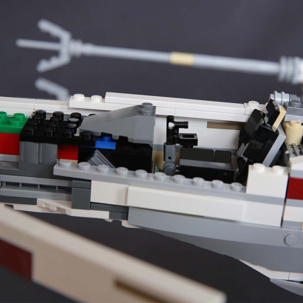 (Ship from USA) Star Wars Serial Red Five X-wing Starfighter 10240 05039 1618Pcs Building Blocks Bricks With Mini Figures