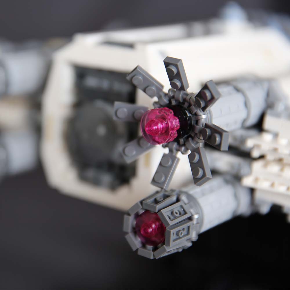 (Ship from USA) Star Wars Serial Red Five X-wing Starfighter 10240 05039 1618Pcs Building Blocks Bricks With Mini Figures