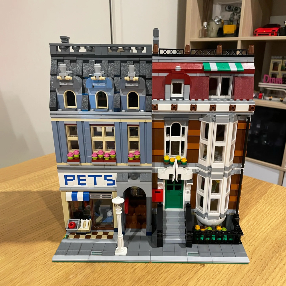 (Ship from USA) Classic Creator Expert Street View Serial Pet Shop 10218 15009 2032Pcs Building Blocks Bricks With Minifigures