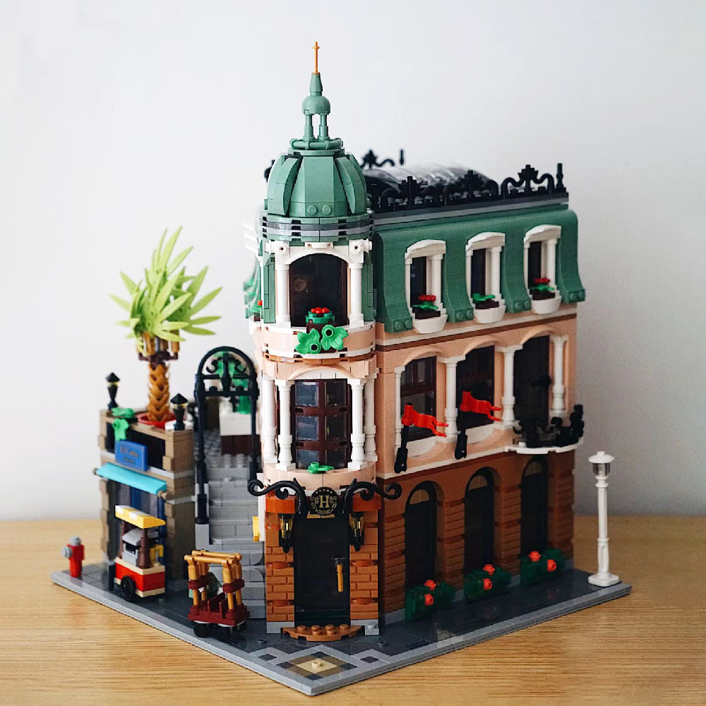 (Ship from USA) Classic Creator Expert Street View Serial Boutique Hotel 10297 22050 3066Pcs Building Blocks Bricks With Minifigures