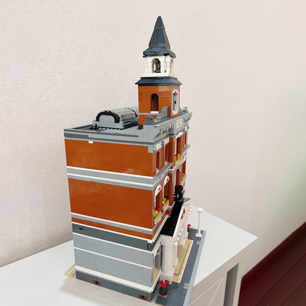 (Ship from USA) Classic Creator Expert City Street View Serial Town Hall 10224 2766Pcs Building Blocks Bricks With Minifigures