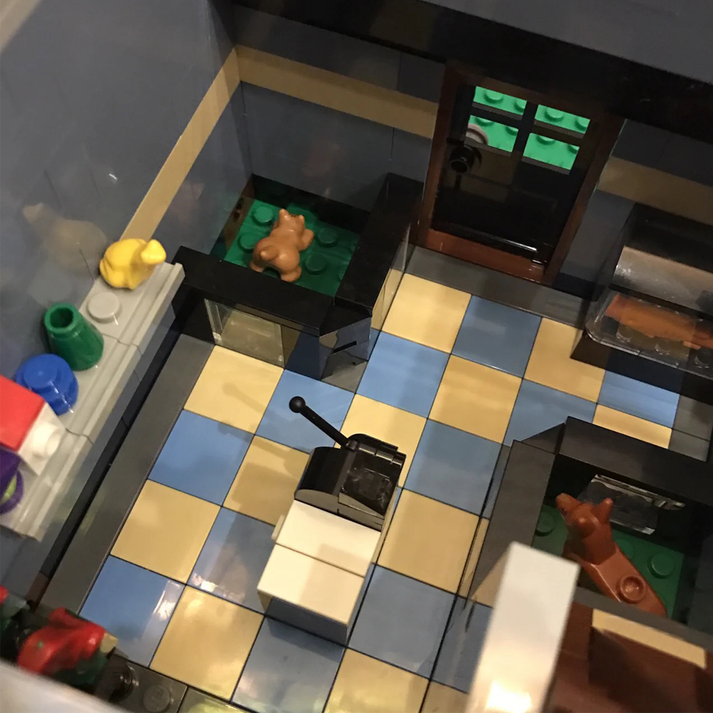 (Ship from USA) Classic Creator Expert Street View Serial Pet Shop 10218 15009 2032Pcs Building Blocks Bricks With Minifigures