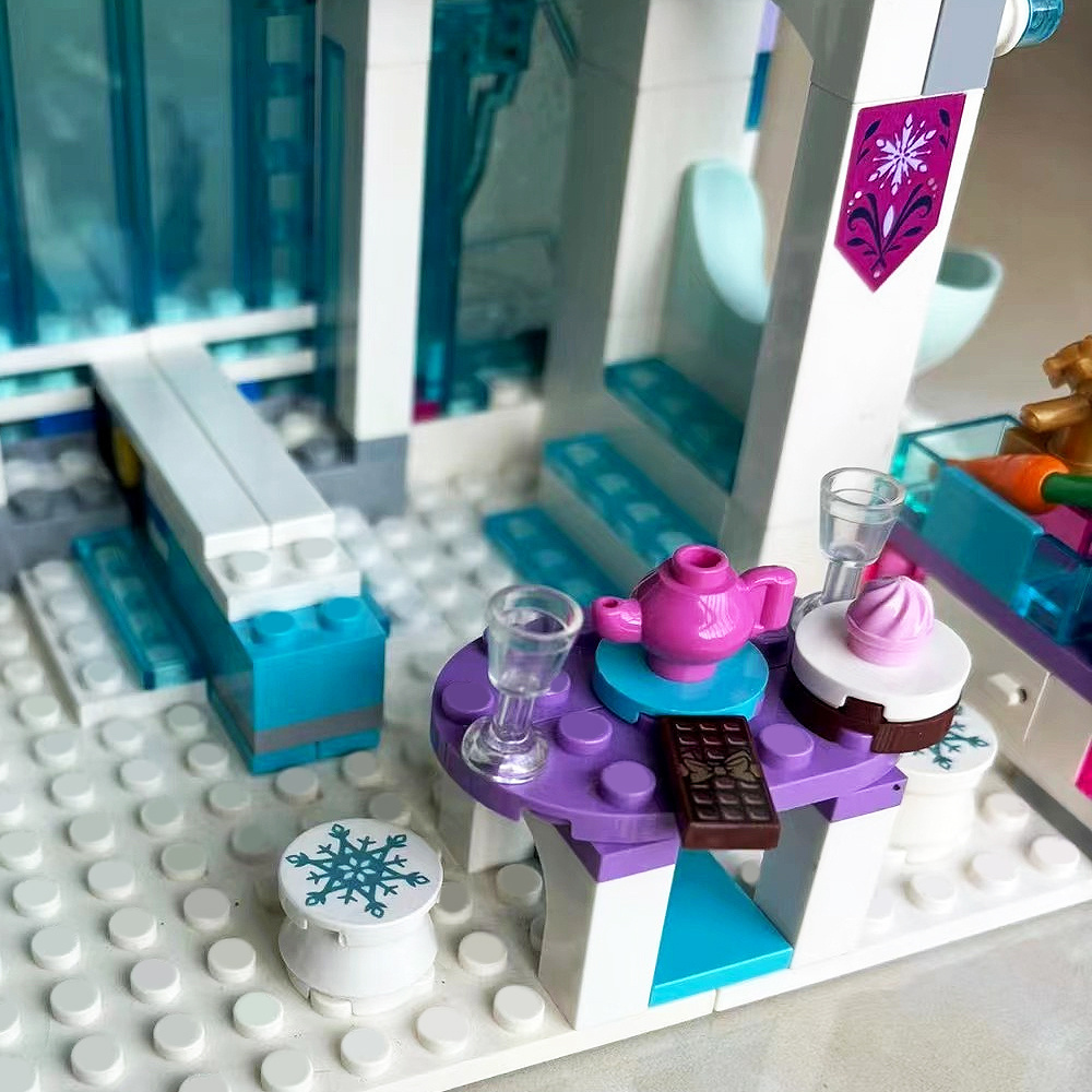 A Magical Ice Castle 848pcs Moc Model Modular Building Blocks Bricks Toys SX3016 41148 43172 25002 85002