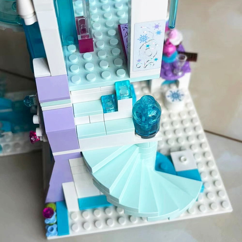 A Magical Ice Castle 848pcs Moc Model Modular Building Blocks Bricks Toys SX3016 41148 43172 25002 85002