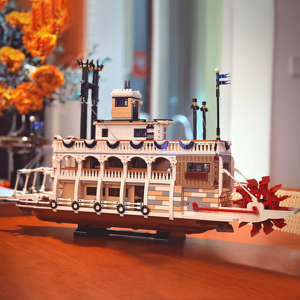 River Steamboat 4090pcs Ideas Model Buildling Blocks Bricks Toys competitable 21356