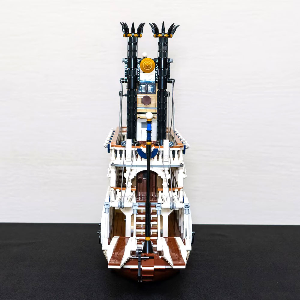 River Steamboat 4090pcs Ideas Model Buildling Blocks Bricks Toys competitable 21356