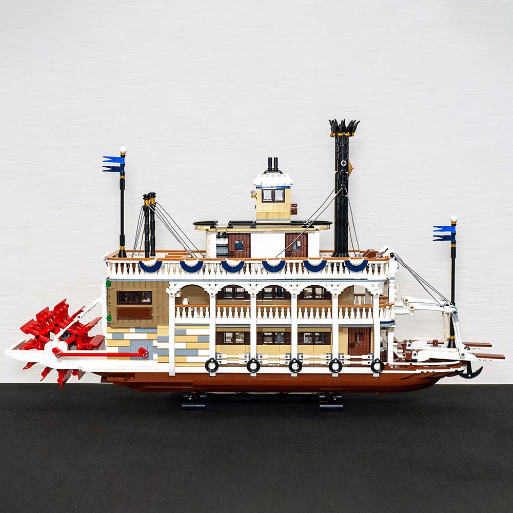 River Steamboat 4090pcs Ideas Model Buildling Blocks Bricks Toys competitable 21356