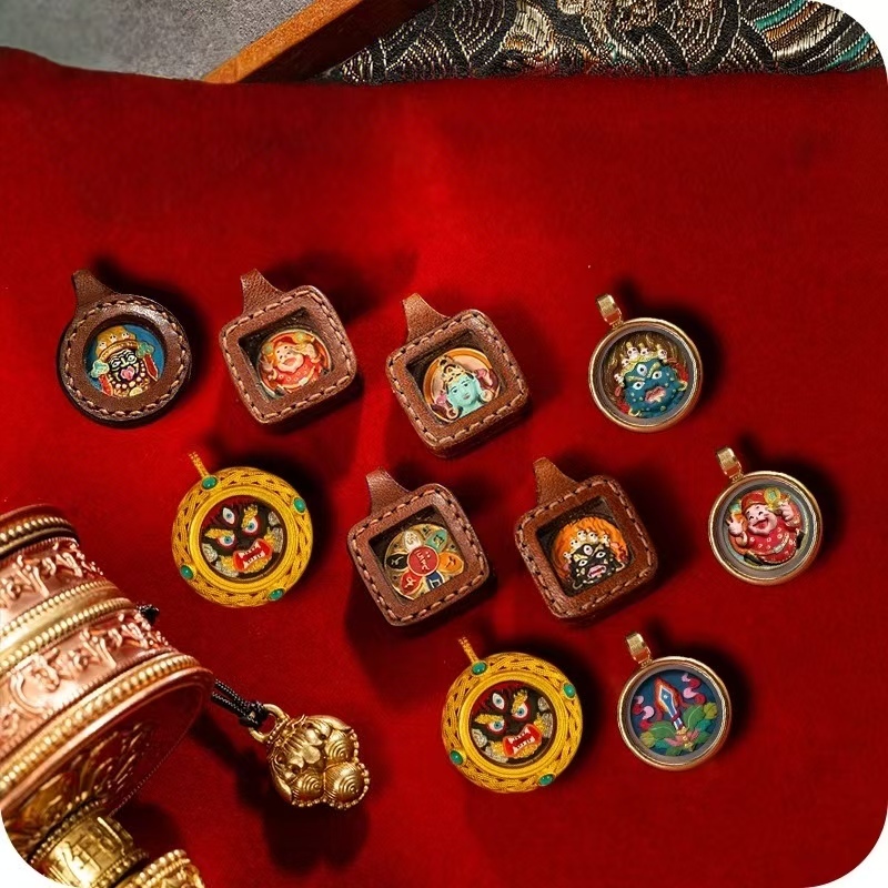 Zhakira姆 Yellow Wealth 3D Colorful Thangka Mini Tsatsa Hand-painted with Mineral Pigments Pendant Accessory (Bare Pendant)
