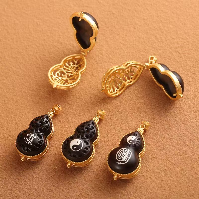 Sacred Taoist Gourd Amulet