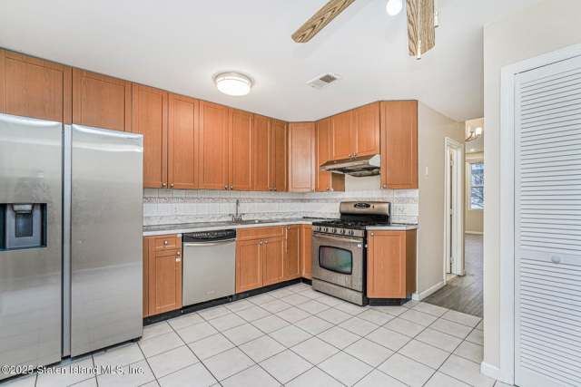 465 Amherst Ave, Staten Island, NY 10306