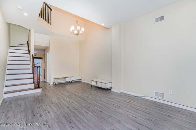 465 Amherst Ave, Staten Island, NY 10306