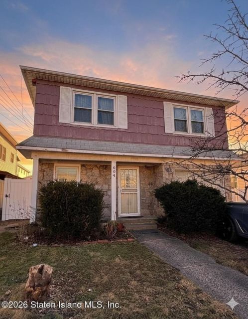 664 S Gannon Ave, Staten Island, NY 10314