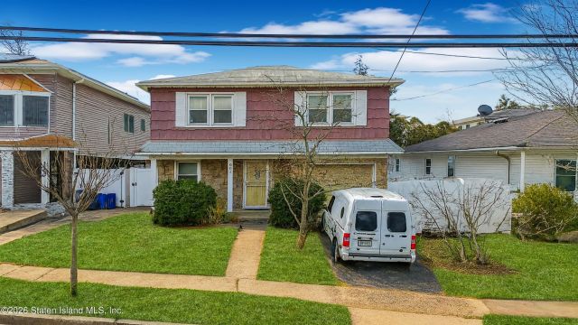 664 S Gannon Ave, Staten Island, NY 10314