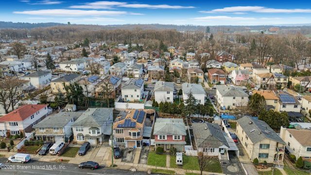 664 S Gannon Ave, Staten Island, NY 10314
