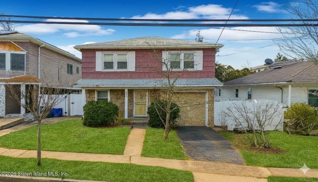 664 S Gannon Ave, Staten Island, NY 10314