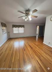 664 S Gannon Ave, Staten Island, NY 10314