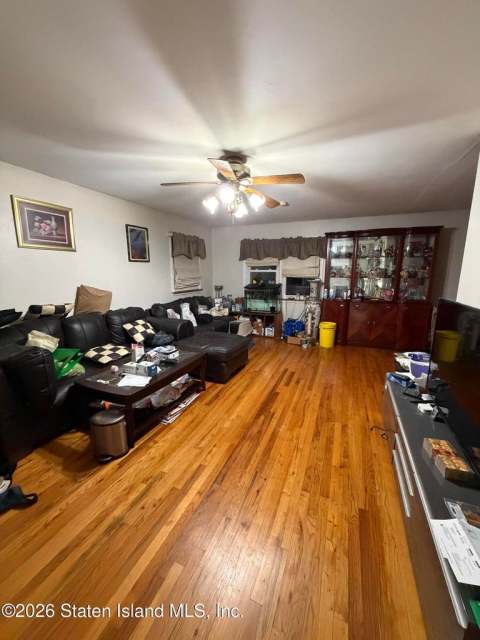 664 S Gannon Ave, Staten Island, NY 10314
