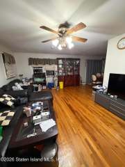 664 S Gannon Ave, Staten Island, NY 10314