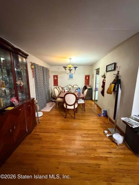 664 S Gannon Ave, Staten Island, NY 10314