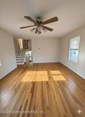 664 S Gannon Ave, Staten Island, NY 10314