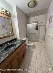 664 S Gannon Ave, Staten Island, NY 10314