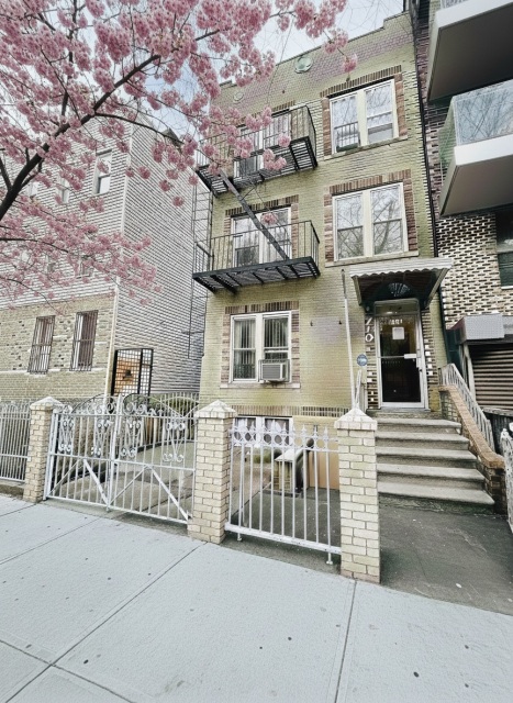 719 41st St, Brooklyn, NY 11232