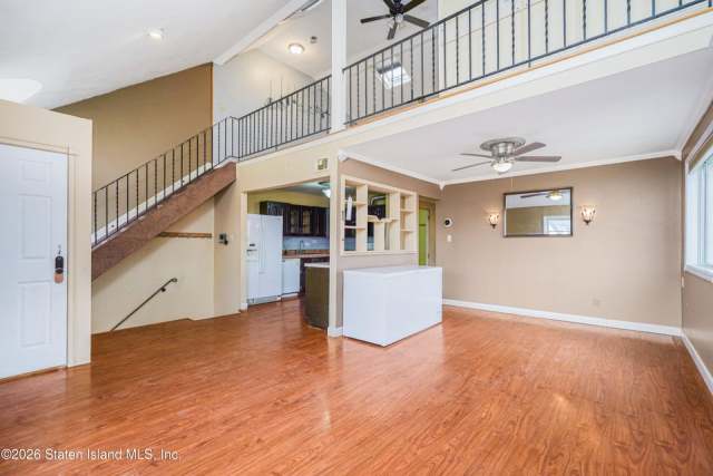 100 Debbie St B, Staten Island, NY 10314