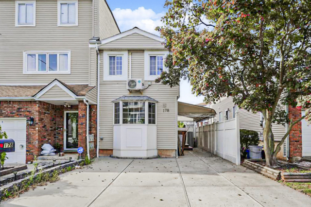 178 Vassar St, Staten Island, NY 10314