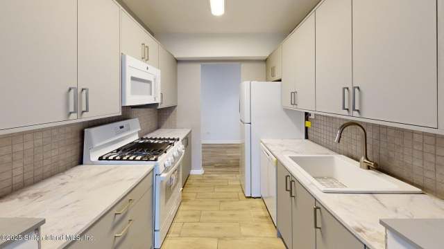 55 Austin Pl 2Y, Staten Island, NY 10304