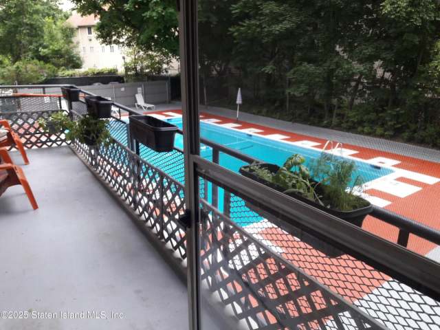 55 Austin Pl 2Y, Staten Island, NY 10304