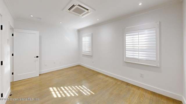 88 Aberdeen St, Brooklyn, NY 11207