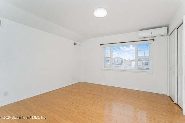 25 Winfield St, Staten Island, NY 10305
