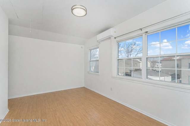 25 Winfield St, Staten Island, NY 10305