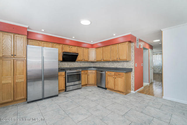 25 Winfield St, Staten Island, NY 10305