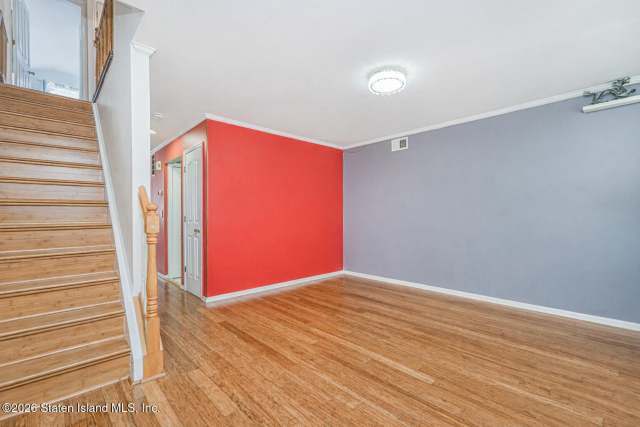25 Winfield St, Staten Island, NY 10305