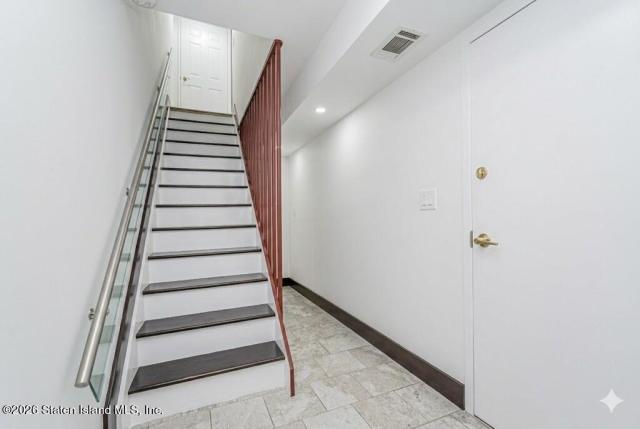 25 Winfield St, Staten Island, NY 10305